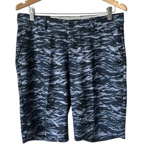 Greg Norman Golf Shorts Men's Blue Camo ML75 Microlux PlayDry Stretch